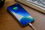 果粉好焦慮！怕iPhone電池壞掉只充到80%　官方破解迷思