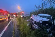 花蓮台九線貨車對撞小客車　母子受困命危送醫不治