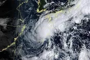 科羅旺颱風長大了！鄭明典曬1圖：和東北季風共伴