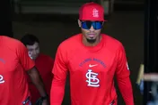 MLB/帽子戴太斜！紅雀新人投手被警告　教頭氣到被逐出場