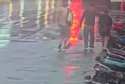 士林站外港男發病大叫遭壯漢毆打！　警火速查緝2嫌到案