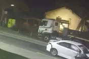 影/台中男猛撞靜止聯結車！32歲男「搖晃下車」被抓包毒駕