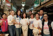 合體邱佩琳陪同謝國樑掃街　鄭麗文力挺：藍白攜手拚勝選