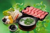 滿滿香菜尬皮蛋！全台火鍋狂推「綠色酷刑」　饕客嗨翻