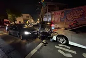 桃園八德驚傳7車連環撞！5人受傷送醫　現場滿地碎片