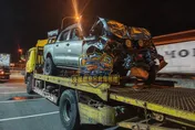 影/台中國道「4車嚴重事故」！碎片噴全車道、1人重創尚未脫險