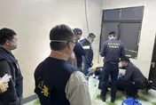 影/鄰塑膠廠掩臭味！桃園爆破千萬製毒廠　查扣42公斤喵喵