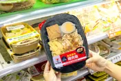 超商聯名大戰！全家推夏慕尼櫻花蝦炒飯　7-11賣嘉義雞肉飯
