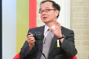 王瑞德半夜喊「視網膜剝離！全黑看不見！」被酸現世報　嗆提告網友