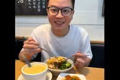 青鳥翻車！「人造洋流」抵制鬍鬚張　凌濤下午2點去吃：人潮6成滿