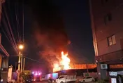 驚悚畫面曝！台中工地火災　熊熊烈焰伴濃煙沖天