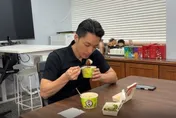 影/餓死青鳥？鬍鬚張「蔣萬安套餐」曝光！市長表態：不喜歡攪拌