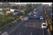 國1驚傳6車追撞！路竹至高科路段車流回堵「紅爆」　傷亡不明