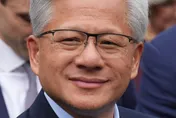 影/黃仁勳自曝曾和男生「玩親親」！對方身分曝光是三星員工