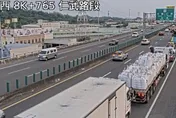 國道10號仁武段2大車追撞　西向出口全線封閉