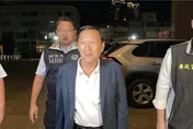台東前縣長吳俊立涉圖利遭移送！地檢署前怒：選前搞這些動作