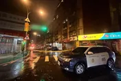 北市現強勁風勢！萬華大型鐵架遭吹落　警到場管制幸無人傷