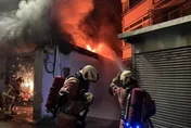 新竹「連棟出租套房大火」！11人被救出「3人嗆傷送醫」