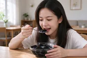 熱仙草不只暖身！研究發現「配澱粉吃」餐後血糖升幅降4成