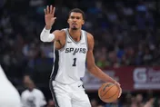 NBA/文班亞馬狂轟23分！馬刺痛宰獨行俠　新賽季終於開胡