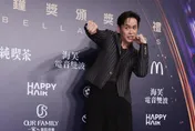 金鐘61/黃鐙輝紅毯點名澎恰恰！笑曝還沒得獎就被萁媽「請款」