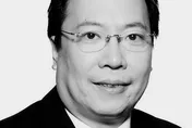 香港分析師「沈大師」沈振盈66歲驟逝！街頭倒地送醫不治