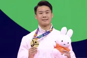 世界貓王再寫歷史！唐嘉鴻單槓摘世錦賽金牌　創台灣第一人