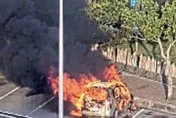 影/收假國道驚悚！寶山休息站「休旅車狂燃成殘骸」