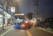 新北三峽公車左轉撞倒行人　65歲婦人卡車底送醫不治