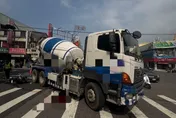 影/夫妻天人永隔！台中水泥車撞機車　後座丈夫慘遭輾斃