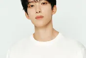 SVT DK化身秋冬穿搭範本！Baseline全新系列登場　限定折疊相框寵粉
