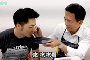林俊憲6年前烤肉還「餵食」蔣萬安　網友朝聖舊影片：那時真的好快樂！