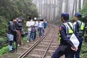 影/拍照打卡闖鐵軌GG！阿里山林鐵嚴查違規　9人重罰1萬起跳