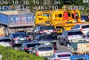 一度紫爆回堵8公里！國3土城段驚傳3車追撞　現場曝光