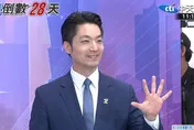 台北市長辯論會登場！蔣萬安戴「台北隊」徽章、深藍色西裝出戰