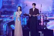 直擊/舒華搭黃偉晉登大巨蛋主持超仙　3萬人面前自爆童年綽號