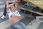 影/嫌西瓜「口感沙沙」要換一顆　酒醉男怒拿刀往自己身上砍