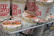 美式賣場深圳展店推「45公分高超巨泡麵」　民眾瘋搶黃牛價飆破2000元
