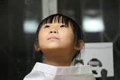 家中半年前喜迎弟弟誕生　竟導致7歲女童突然「看不清楚」