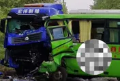 中型巴士撞曳引車「車頭全毀」3死3重傷　現場血跡斑斑乘客只能「躺地上」