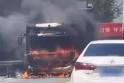 公車行駛中突燒成火球致2死5傷　經查為「乘客攜帶鋰電瓶自燃」釀禍