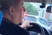 影/民眾搭車巧遇「計程車界郭德綱」　隨點隨念順口溜稱「說不出來車錢全免」