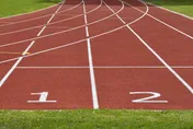 影/7名選手疑似怕接受藥檢申請退賽　獨留1人孤單跑完100m奪冠
