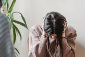 吵架摔東西嚇到回娘家…老公冷眼堅持離婚：敢出去就要承受後果！
