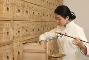 中藥行全台僅剩8千家！　同業公會理事長估「恐15年內倒光」