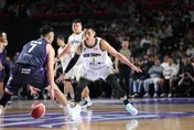 影/林書豪復出半場拿6分　高國豪轟20分逆轉勝國王