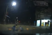 影/口角糾紛引殺機！台東「2打1」拿摺疊刀行兇　男遭刺胸濺血