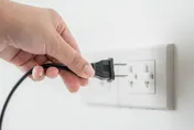 跳電拔插頭「只是迷思」！　「居家用電」安全事項一次看：要注意的是電線