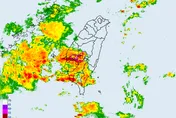 國家級警報響了！5縣市大雨開炸　外出慎防強陣風、溪水暴漲