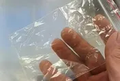 影/3杯手搖飲2杯喝到碎玻璃！店家認了「賠3倍價」　他不領情嗆太草率